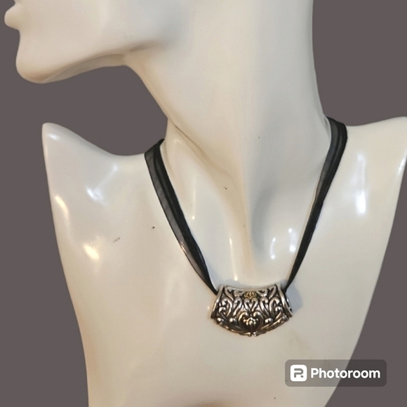 MX Jewelry - VTG MX Scroll Magnetic Hinged Slider Pendant